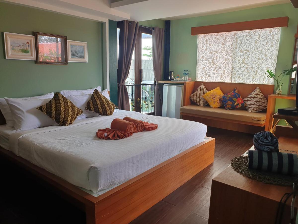 Island Cafe&Hostel Koh Lipe Exterior photo