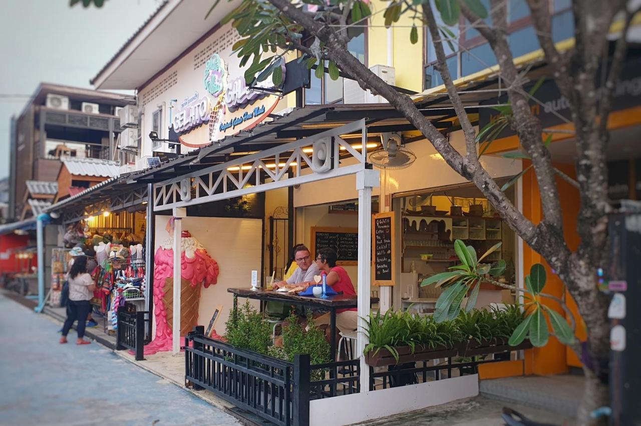 Island Cafe&Hostel Koh Lipe Exterior photo