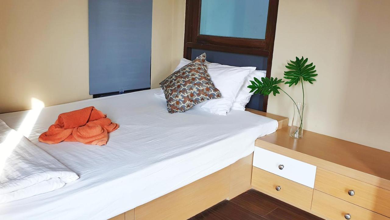 Island Cafe&Hostel Koh Lipe Exterior photo